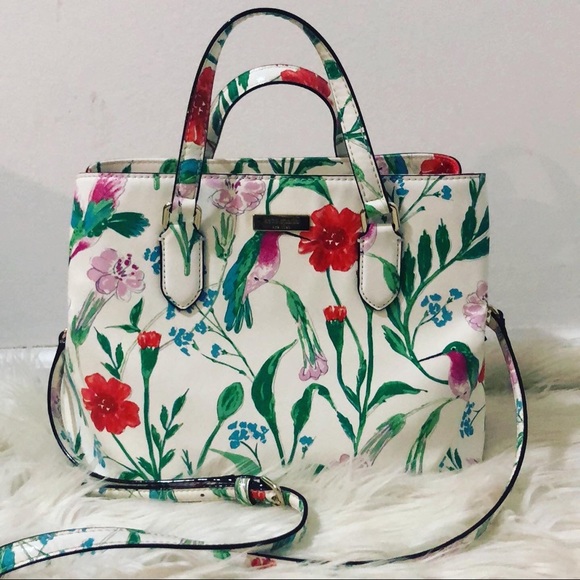 kate spade Handbags - SALE!! Kate spade floral purse 🌸